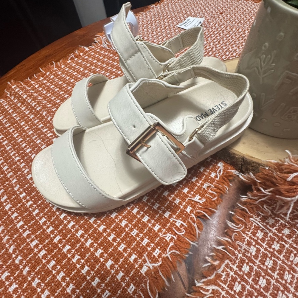 Steve Madden Kids Cream Sandals